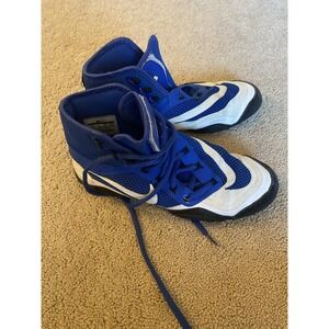 Nike Hypersweep Blue And White Size 6.5